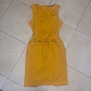 Fun & professional with a twist Daisy Fuentes Dress